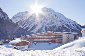 Отель Aparthotel Kleinwalsertal, Миттельберг